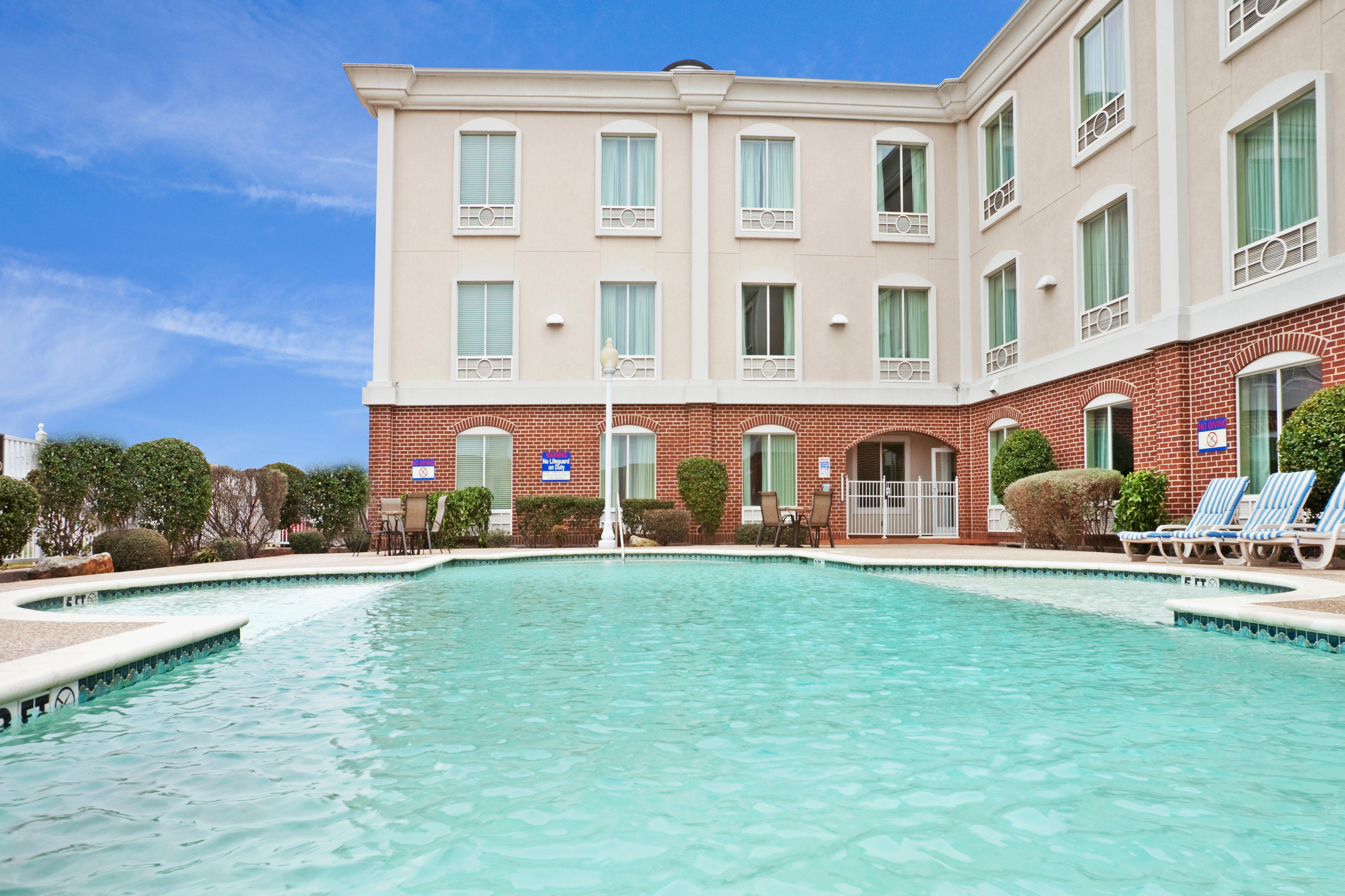 Holiday Inn Express & Suites Waxahachie By Ihg Bagian luar foto
