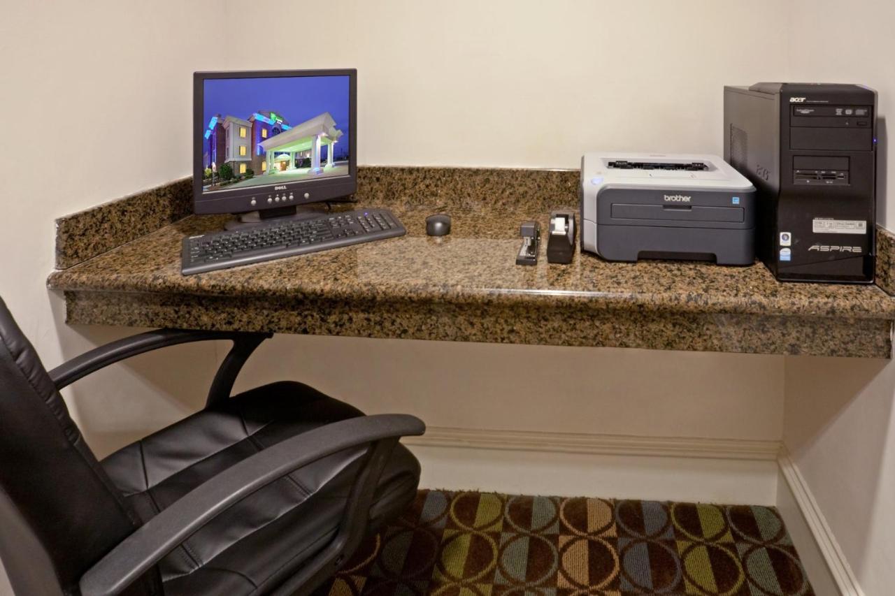 Holiday Inn Express & Suites Waxahachie By Ihg Bagian luar foto