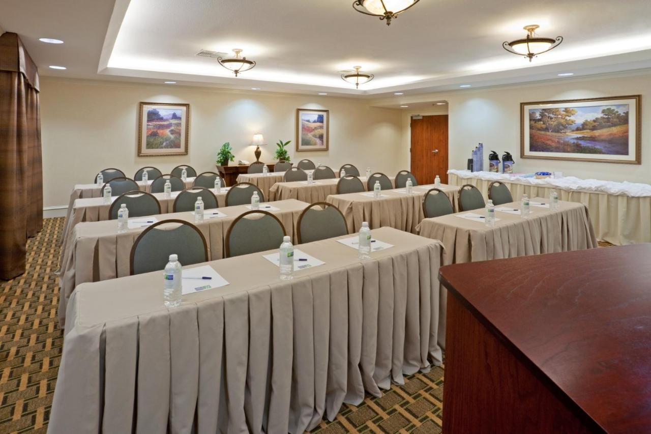 Holiday Inn Express & Suites Waxahachie By Ihg Bagian luar foto